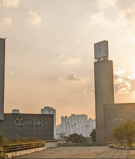 Monumento - Relógio Analógico - UFABC