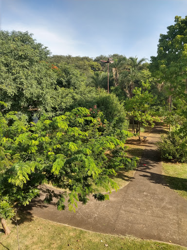 Praça Samuel de Castro Neves